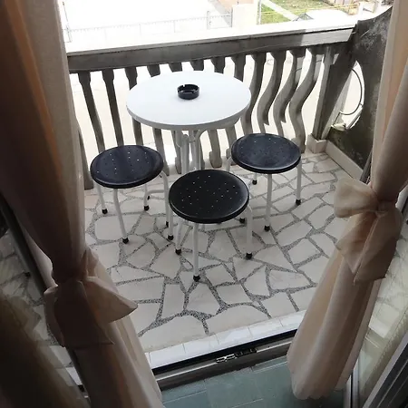 Zira S Apartament